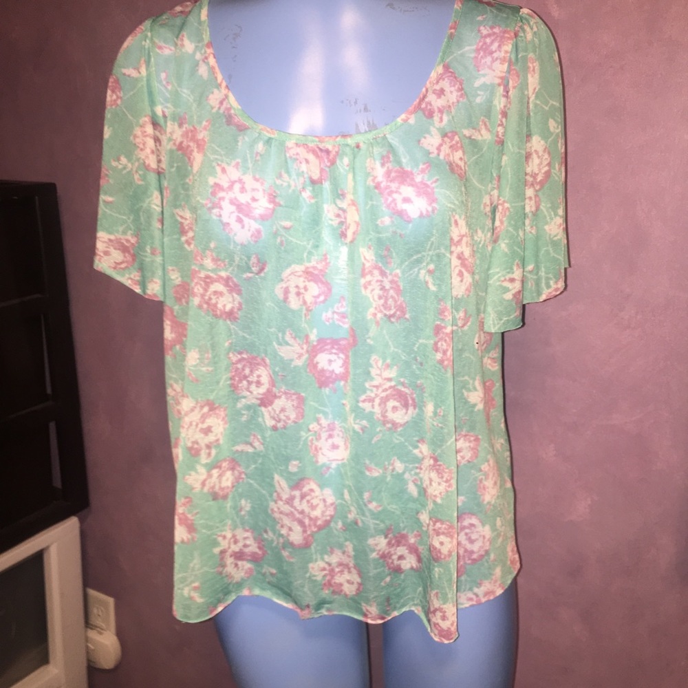 urban outfitters flowy top